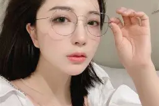 狗仔蹲守实锤：内娱某女星现身日本风月场所人设彻底崩成渣